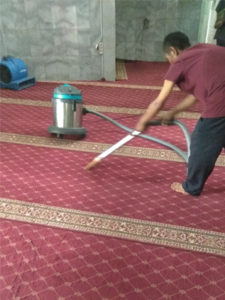 sedekah cuci karpet masjid gratis