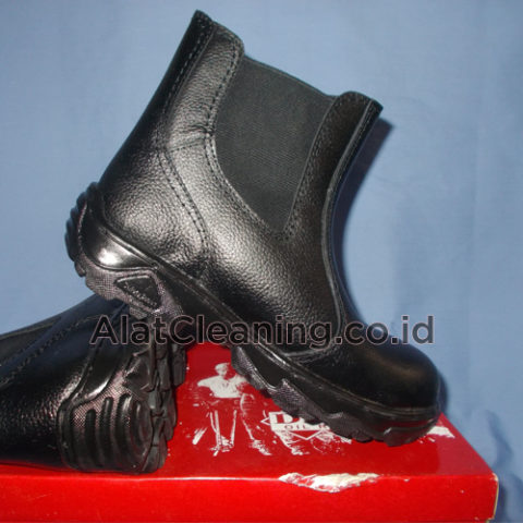  Sepatu  Safety Delta  Model  Langsung CV MADANI UTAMA