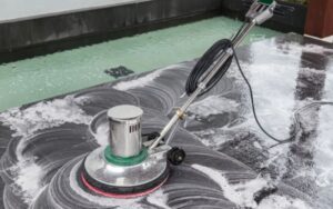 efektivitas floor polisher dalam membersihkan noda featured image